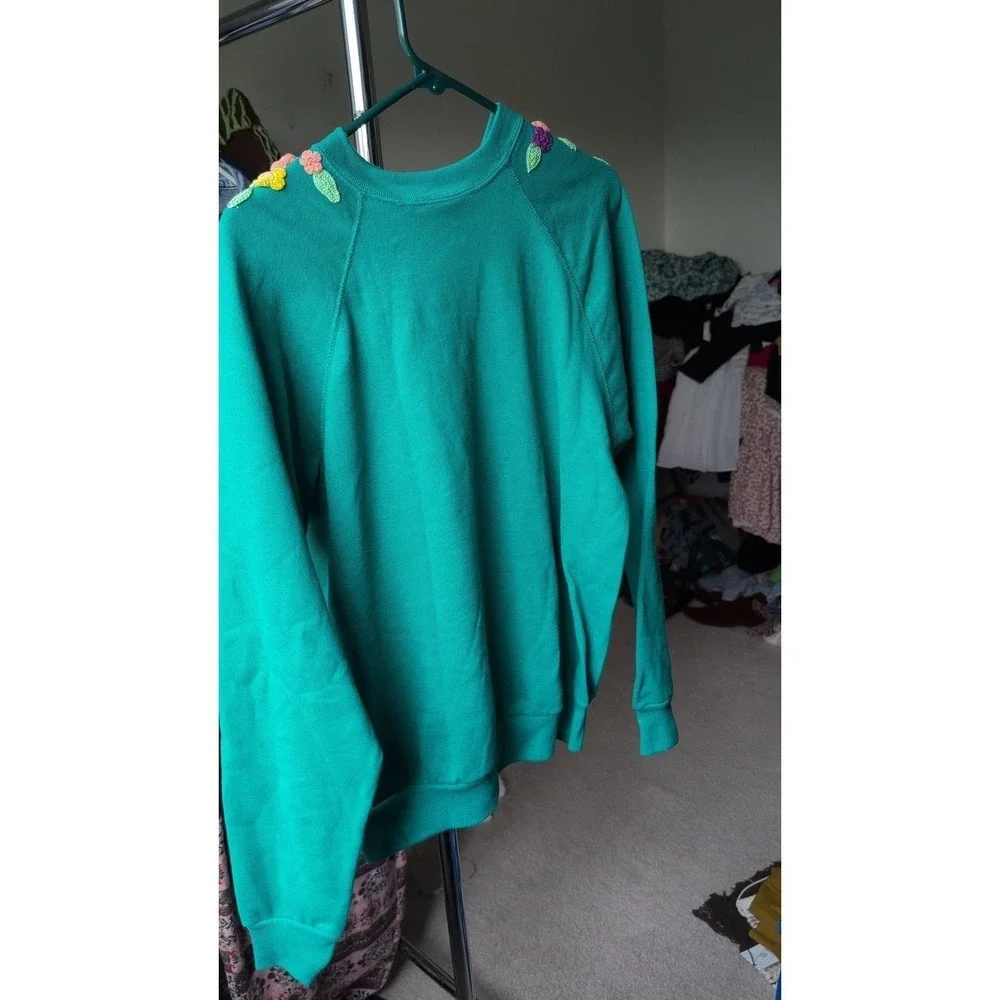 Vintage Crewneck Sweatshirt Handmade Floral Applique Embroidery Large Grannycore